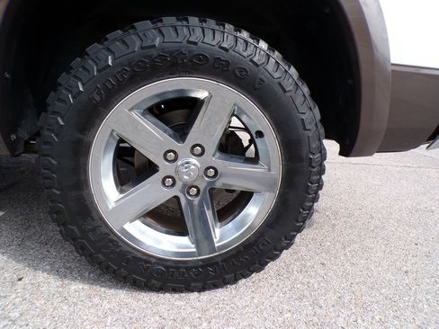 Used 2017 RAM 1500 Laramie w/ Convenience Group image 9