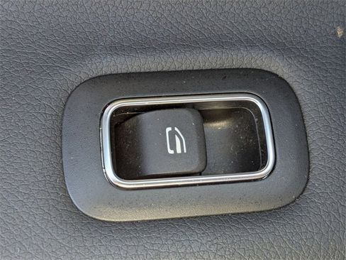 Used 2025 Mercedes-Benz CLA 250 4MATIC image 25