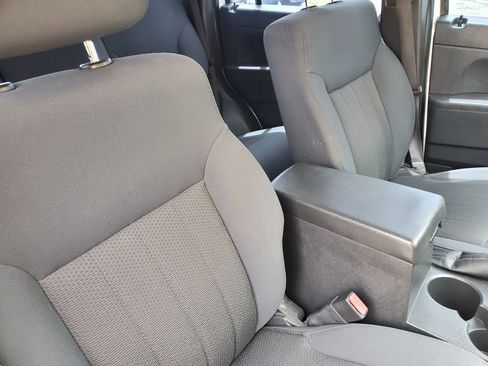 Used 2012 Jeep Liberty Sport RWD image 38