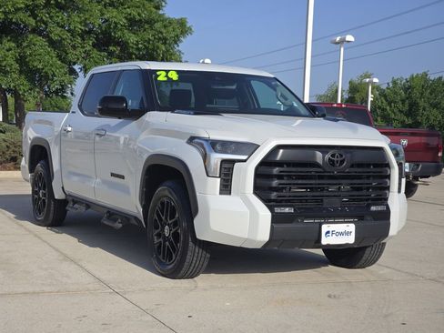 Used 2024 Toyota Tundra Limited AWD/4WD image 3