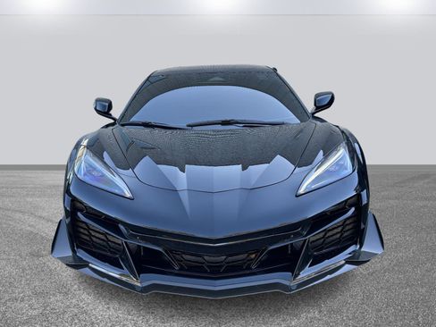 Used 2025 Chevrolet Corvette Z06 image 2