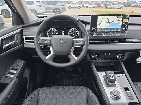 New 2025 Mitsubishi Outlander SEL image 25