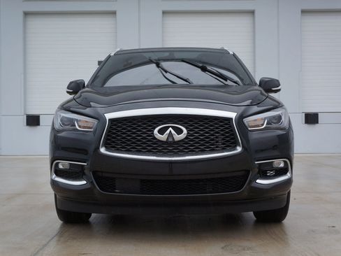 Used 2019 INFINITI QX60 Luxe w/ Essential Package image 3
