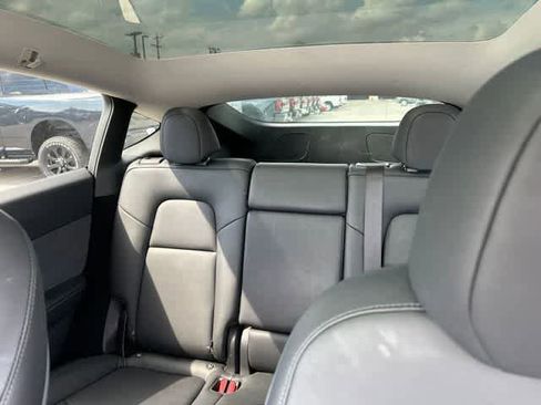 Used 2024 Tesla Model Y Performance AWD/4WD image 6