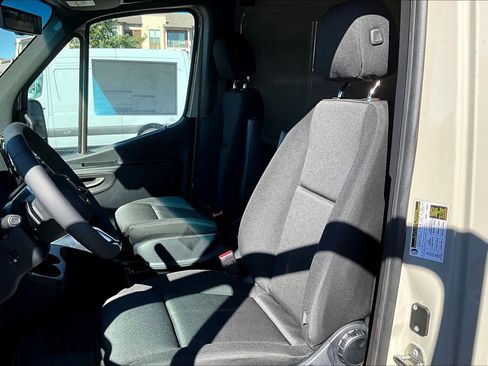 New 2026 Mercedes-Benz Sprinter 2500 image 9