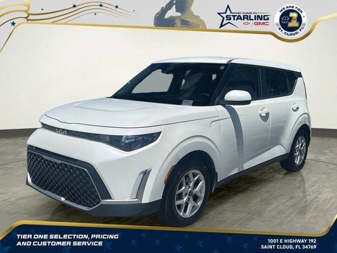 Used 2025 Kia Soul LX w/ LX Technology Package FWD image 1