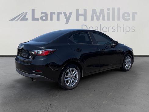 Used 2018 Toyota Yaris iA FWD image 5