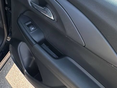 Used 2022 Chevrolet TrailBlazer LS AWD/4WD image 19