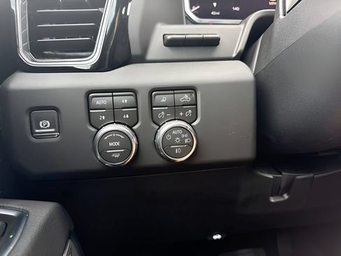 Used 2026 GMC Sierra 3500 Denali w/ Technology Package AWD/4WD image 32