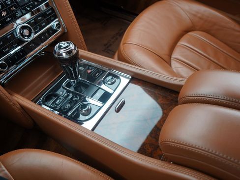 Used 2011 Bentley Mulsanne image 42