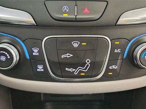 Used 2024 Chevrolet Equinox LS w/ LS Convenience Package FWD image 30