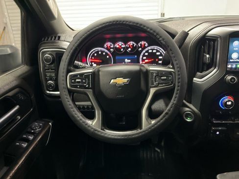 Used 2022 Chevrolet Silverado 2500 LT w/ Convenience Package AWD/4WD image 17