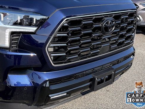 Used 2024 Toyota Sequoia Platinum w/ TRD Off-Road Package AWD/4WD image 31