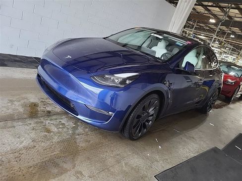 Used 2023 Tesla Model Y Performance AWD/4WD image 3