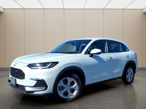 Used 2023 Honda HR-V LX image 2