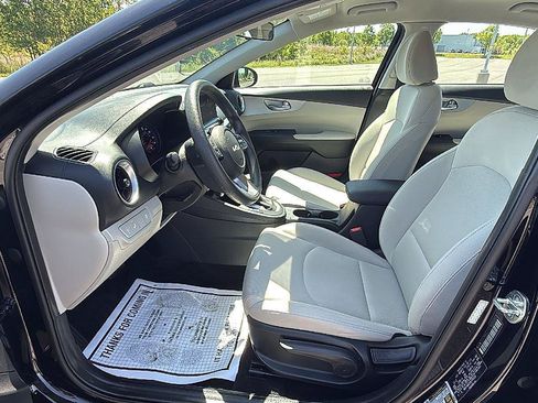Used 2023 Kia Forte LXS w/ LXS Technology Package FWD image 22