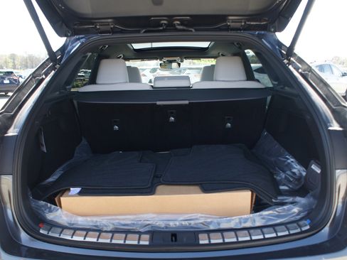 Used 2026 Lexus RX 350h RX 350h Premium+ image 17