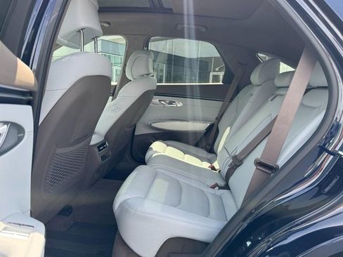 Certified 2026 Genesis GV70 2.5T Advanced AWD/4WD image 10
