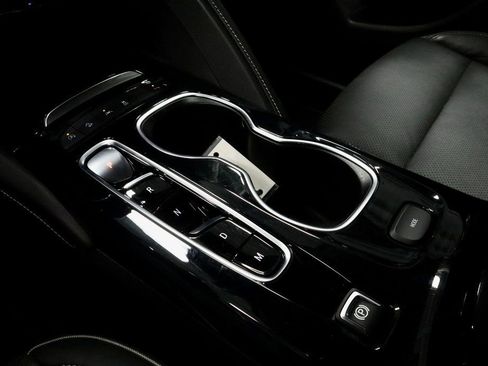 Used 2021 Buick Envision Essence image 31