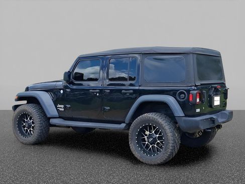 Used 2018 Jeep Wrangler Unlimited Sport S AWD/4WD image 4