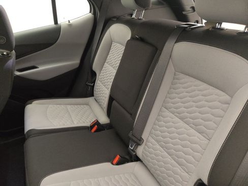 Used 2021 Chevrolet Equinox LS FWD image 18