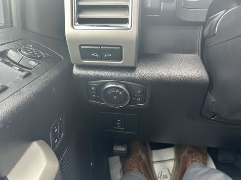 Used 2016 Ford F150 Lariat w/ Equipment Group 502A Luxury image 31