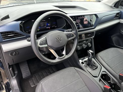 Used 2024 Volkswagen Taos SE FWD image 14