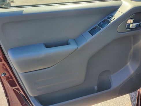 Used 2016 Nissan Frontier SV w/ SV Value Truck Package image 11