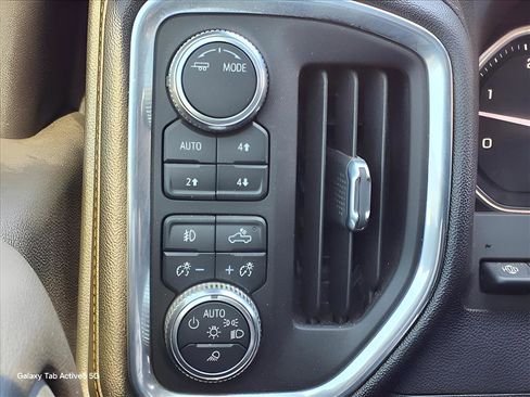 Used 2023 GMC Sierra 2500 AT4 w/ AT4 Premium Plus Package AWD/4WD image 11