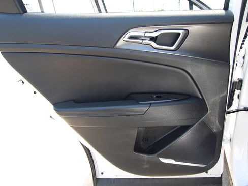 Used 2024 Kia Sportage EX FWD image 38