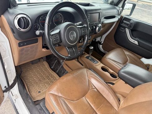 Used 2013 Jeep Wrangler Rubicon w/ PWR Convenience Group AWD/4WD image 9