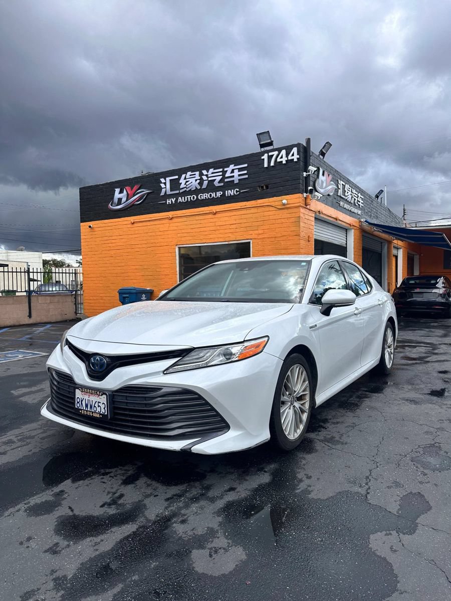 Used 2019 Toyota Camry XLE FWD image 1