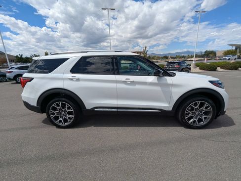 Used 2025 Ford Explorer Platinum w/ Ultimate Package AWD/4WD image 2