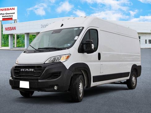 Used 2026 RAM ProMaster 2500 w/ Convenience Group FWD image 2
