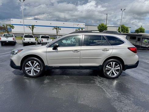 Used 2018 Subaru Outback 2.5i Limited AWD/4WD image 7