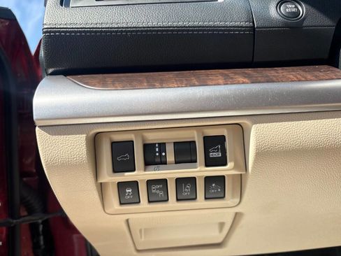 Used 2019 Subaru Outback 2.5i Limited AWD/4WD image 11