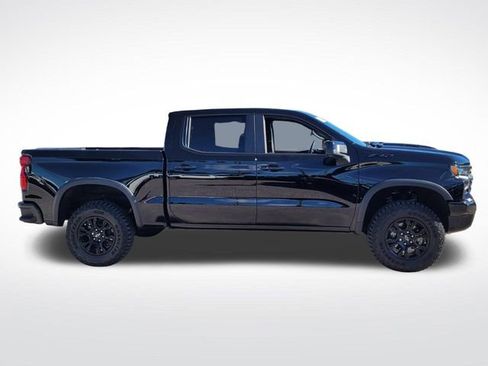 Used 2025 Chevrolet Silverado 1500 ZR2 w/ Technology Package image 11