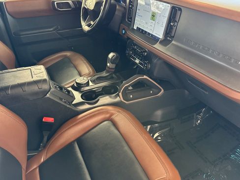 Used 2024 Ford Bronco Outer Banks AWD/4WD image 16