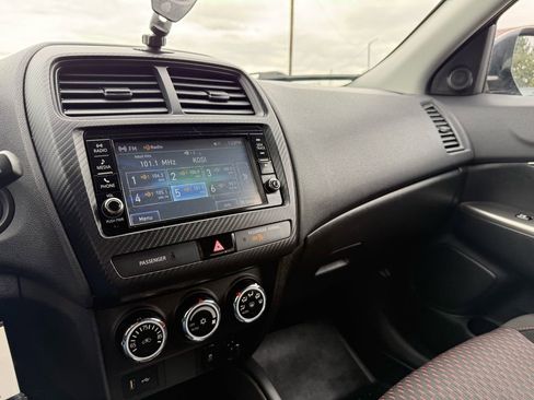 Used 2018 Mitsubishi Outlander Sport ES image 30