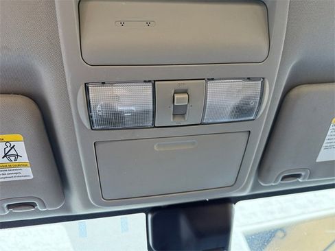 Used 2022 Nissan Frontier SV image 22