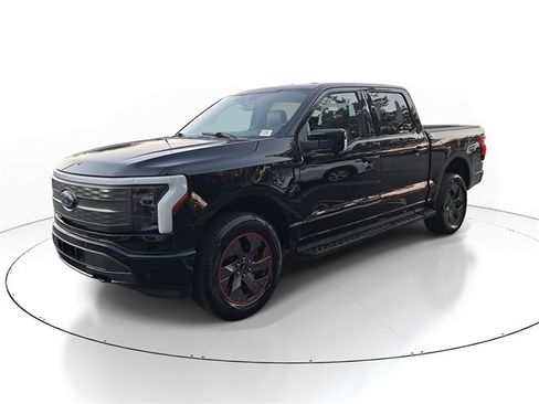 Used 2023 Ford F150 Lightning Lariat image 3