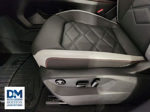 Used 2024 Volkswagen Atlas Peak Edition SE AWD/4WD image 32