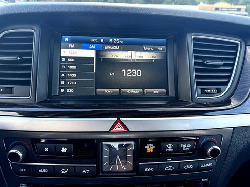 Used 2017 Genesis G80 3.8 RWD image 11