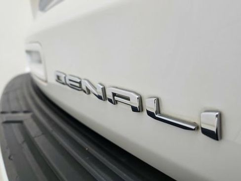 Used 2022 GMC Yukon XL Denali AWD/4WD image 19