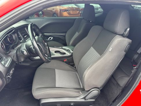 Used 2022 Dodge Challenger GT AWD/4WD image 9