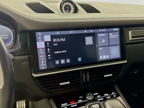 Used 2020 Porsche Cayenne Turbo image 15