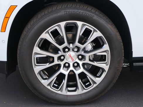 Used 2026 GMC Yukon XL Denali w/ Denali Reserve Package RWD image 39