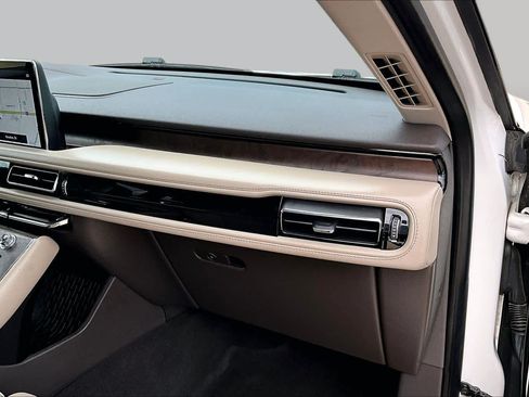Used 2020 Lincoln Aviator Reserve w/ Equipment Group 202A AWD/4WD image 19
