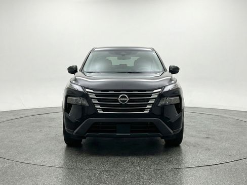 Used 2025 Nissan Rogue SV image 2