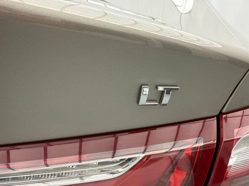 Used 2024 Chevrolet Malibu LT FWD image 9